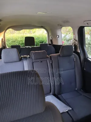 Toyota Voxy V 4WD 8-Seater 2017 White
