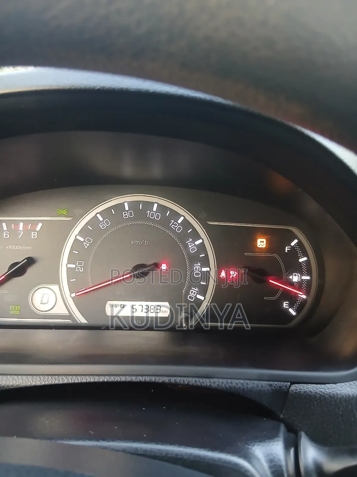 Toyota Voxy V 4WD 8-Seater 2017 White