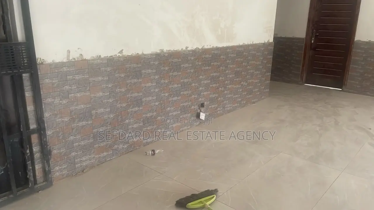 7bdrm House in Sefdard Properties, Kwabenya for rent