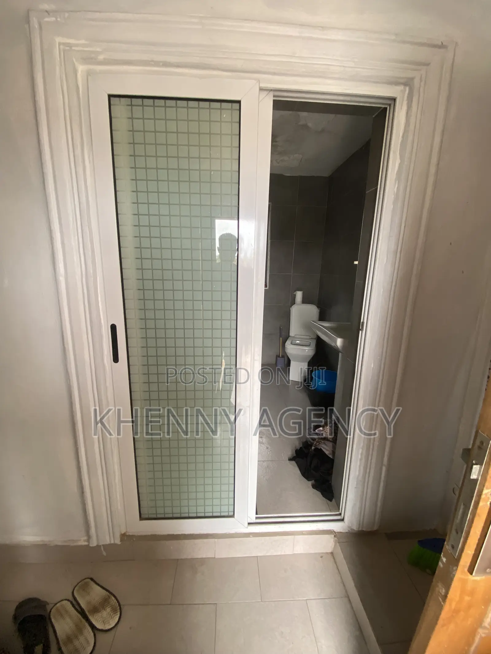 1bdrm Apartment in Kwashieman, Hongkong, Prince of Peace Area for rent