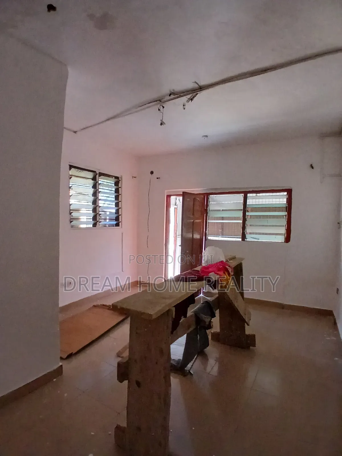 Mini Flat in Pillar 2 for rent