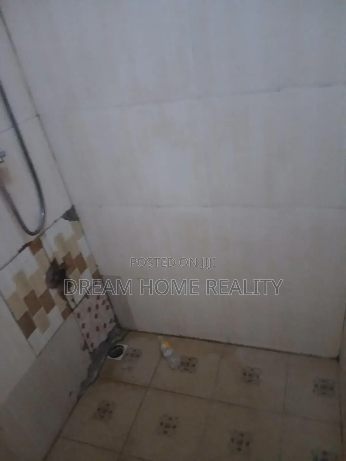 Mini Flat in Pillar 2 for rent
