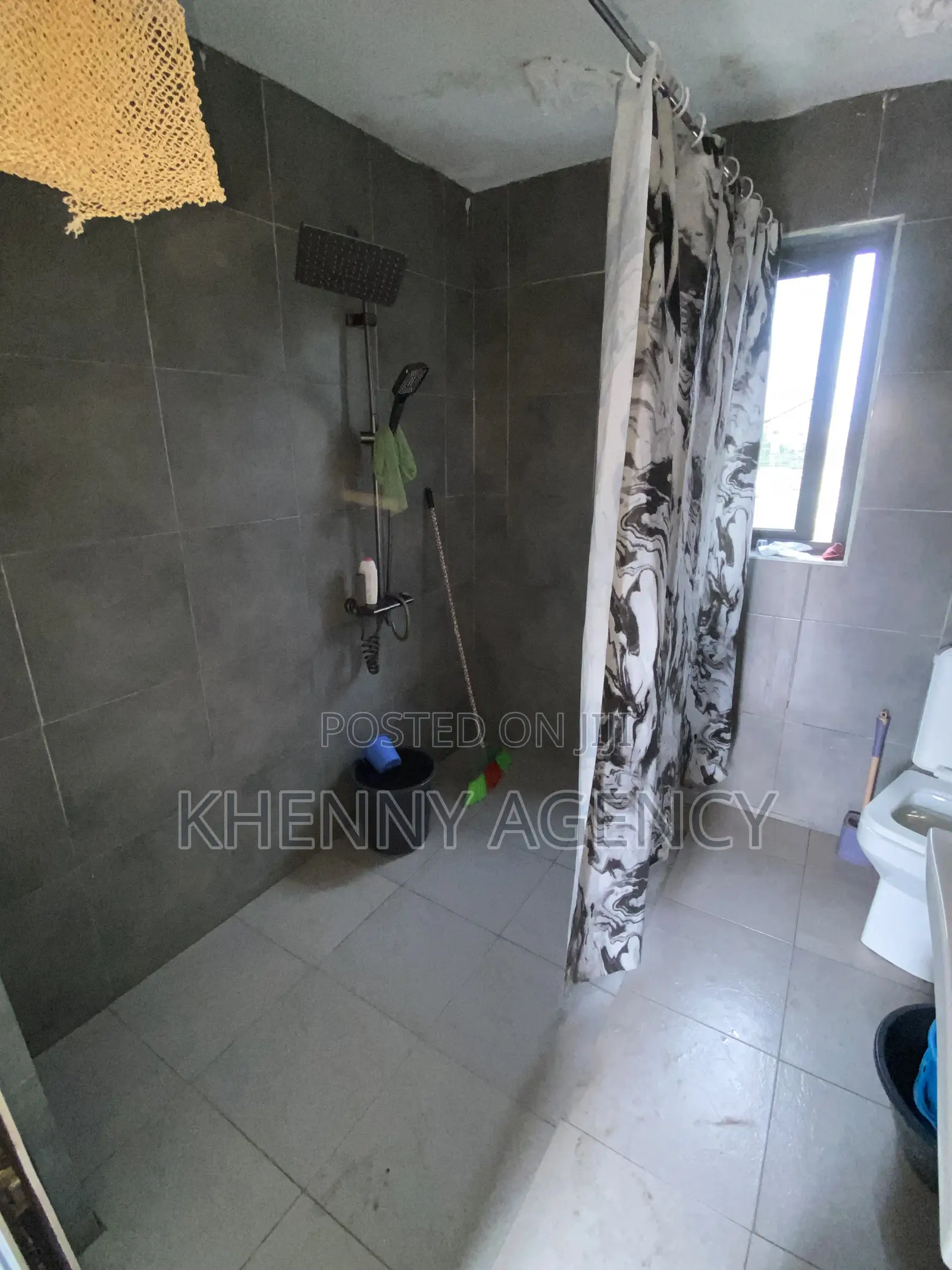1bdrm Apartment in Kwashieman, Hongkong, Prince of Peace Area for rent