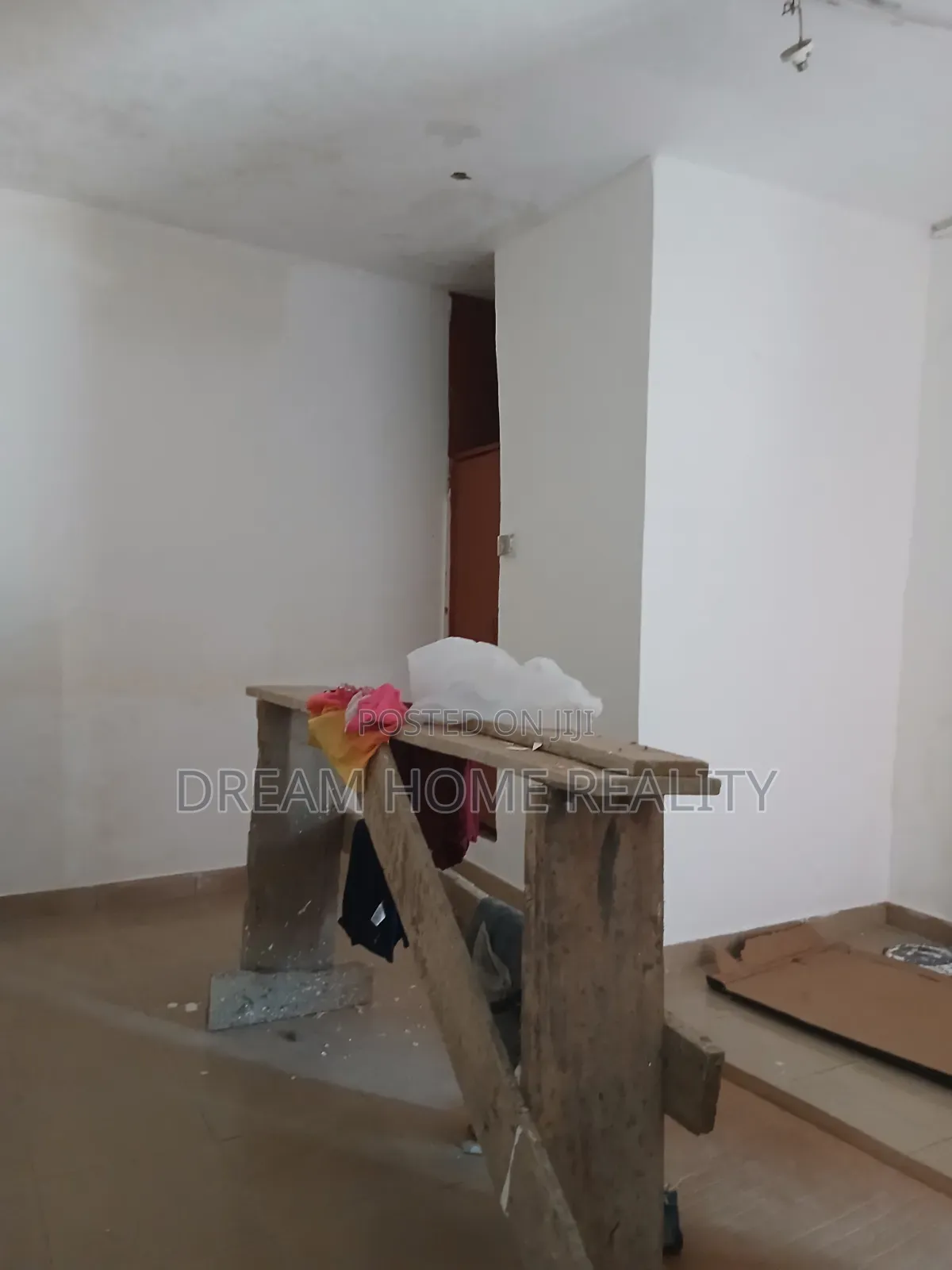 Mini Flat in Pillar 2 for rent