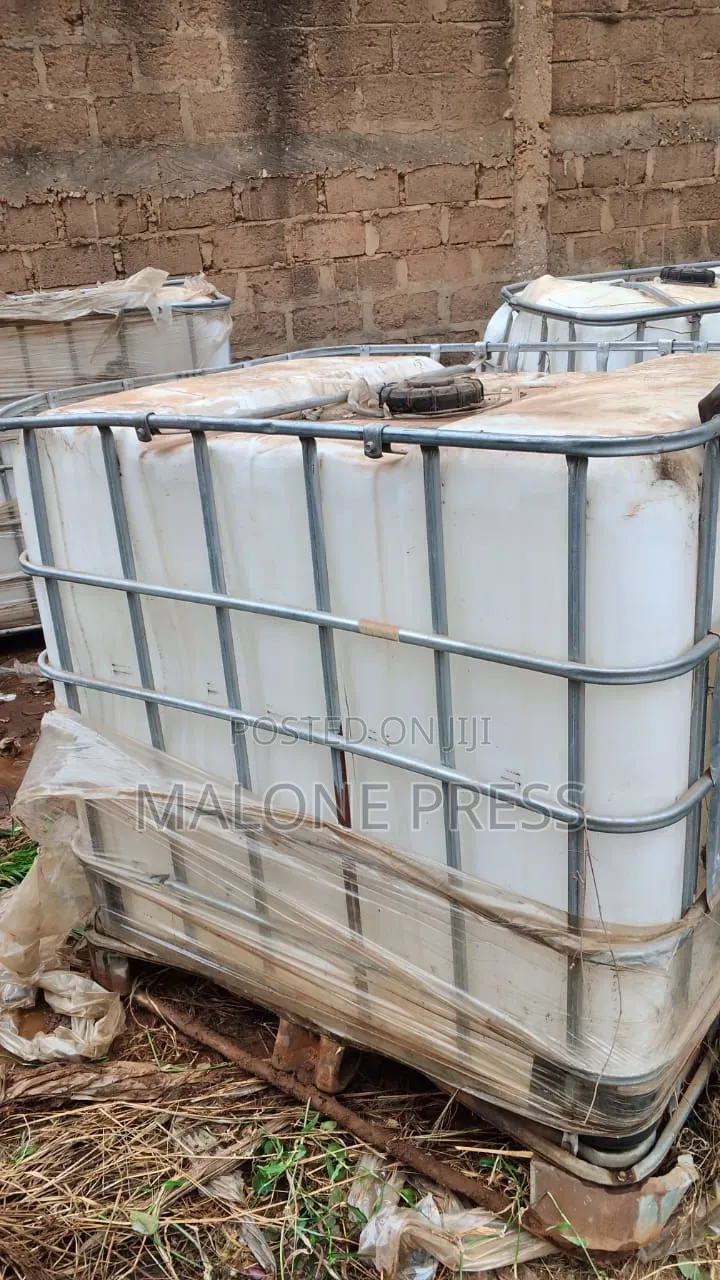 Broken Spoilt / Scrab Ibc Tank for Sale Bad Condition