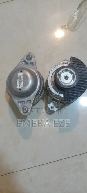 Engine Mount Fits Mercedes-Benz C-Class (W204) and GLK350