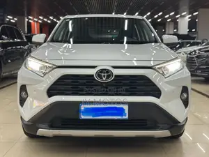 Toyota RAV4 XLE FWD 2023 White
