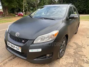 Toyota Matrix S Hatchback FWD (2.4L 4cyl 5A) 2010 Gray
