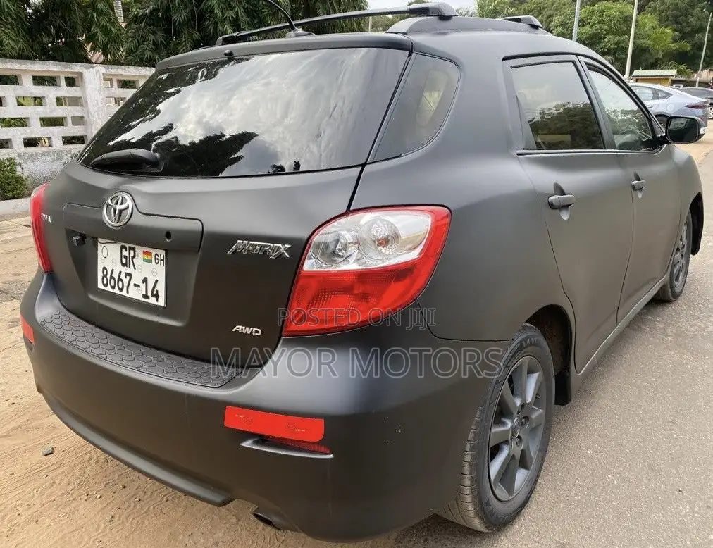 Toyota Matrix S Hatchback FWD (2.4L 4cyl 5A) 2010 Gray