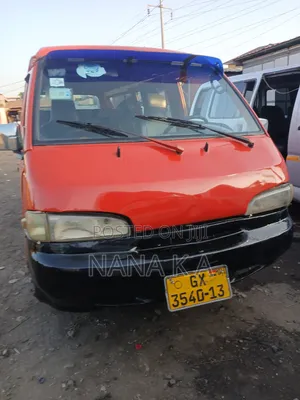 Hyundai H-100 2000 Orange
