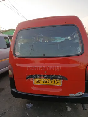 Hyundai H-100 2000 Orange