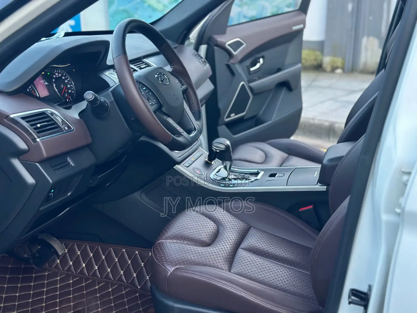 Car 2016 White