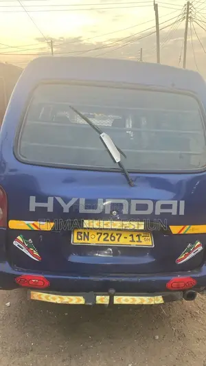 Hyundai H-100 2002 Blue