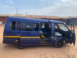 Hyundai H-100 2002 Blue