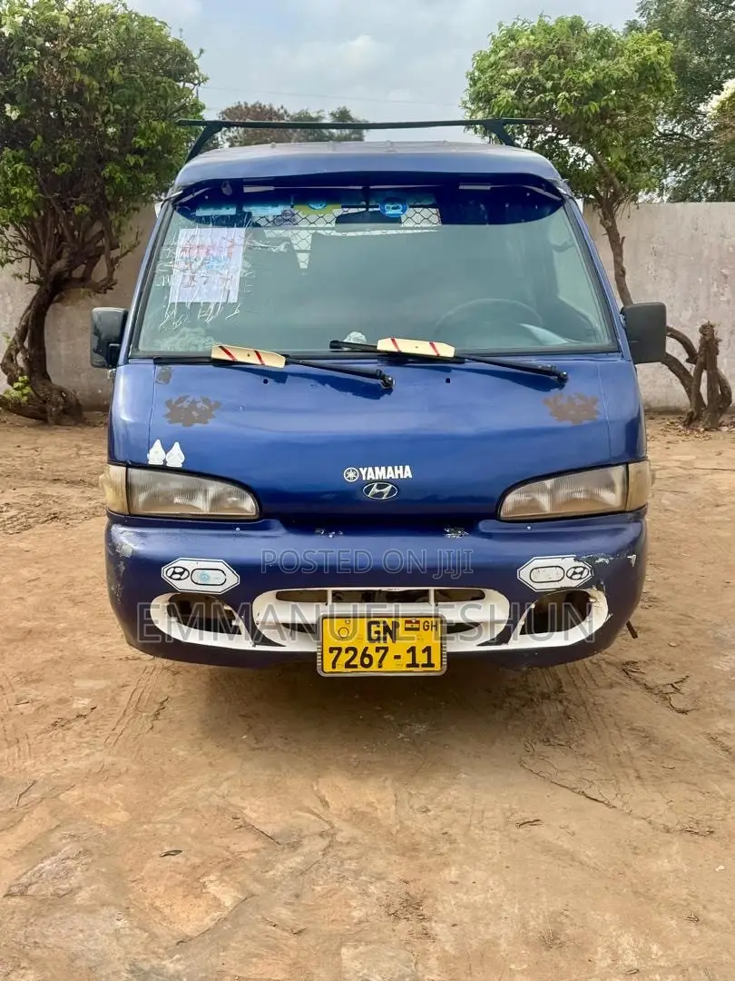 Hyundai H-100 2002 Blue