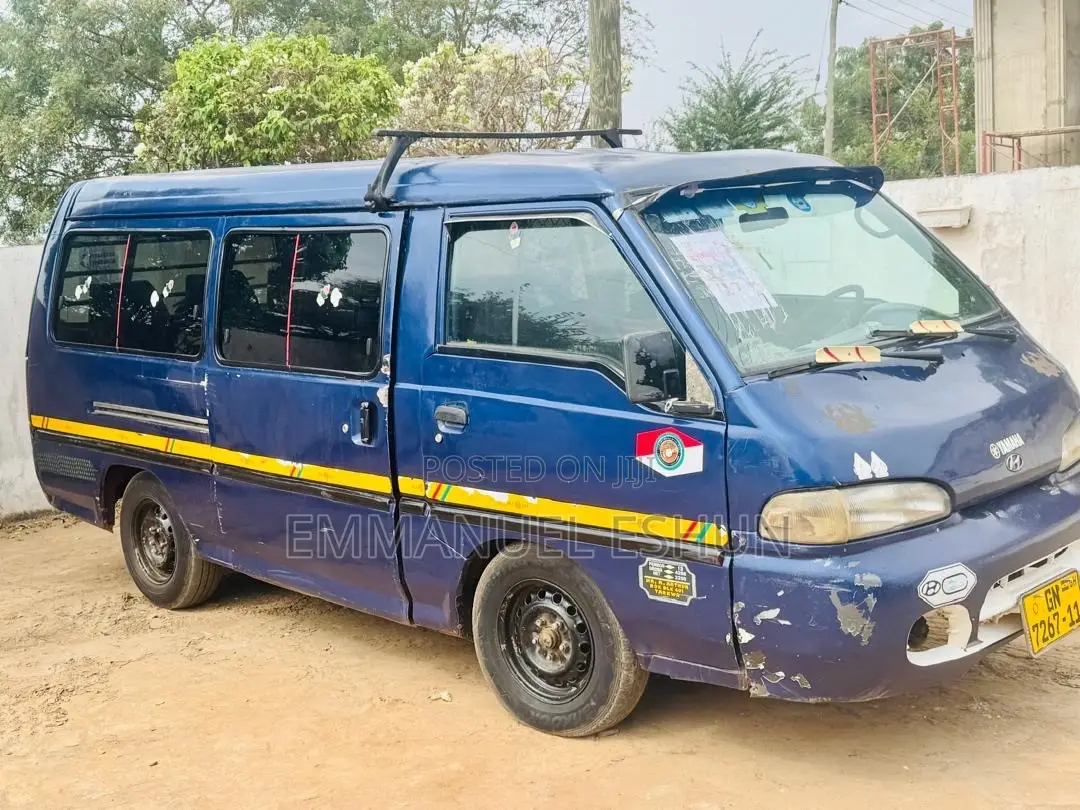 Hyundai H-100 2002 Blue