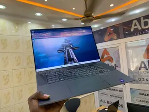 Laptop Dell XPS 17 9720 16GB Intel Core i9 SSD 512GB