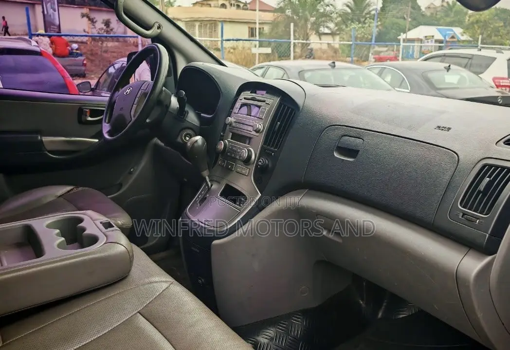 Hyundai Starex 2016 Silver