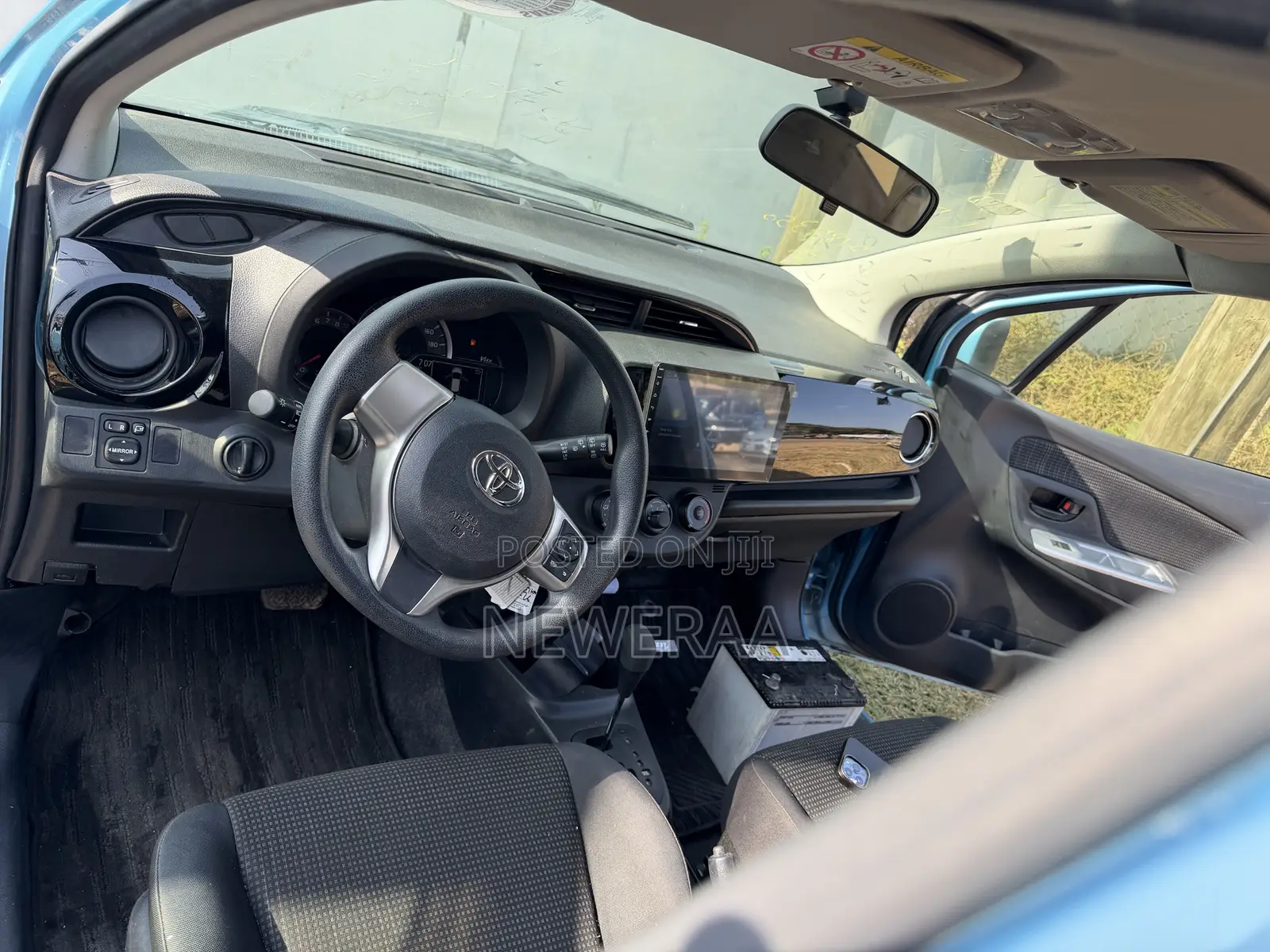 Toyota Vitz 1.3 FWD 5dr 2014 Blue