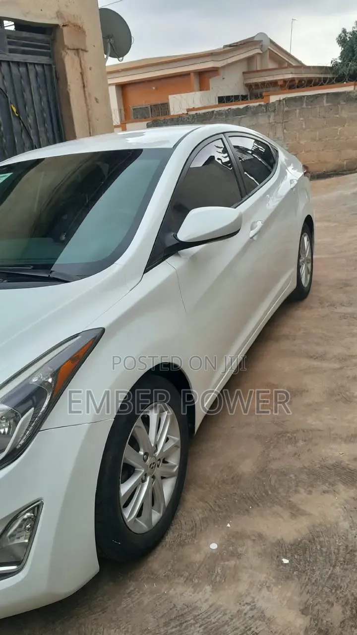 Hyundai Elantra 2013 White
