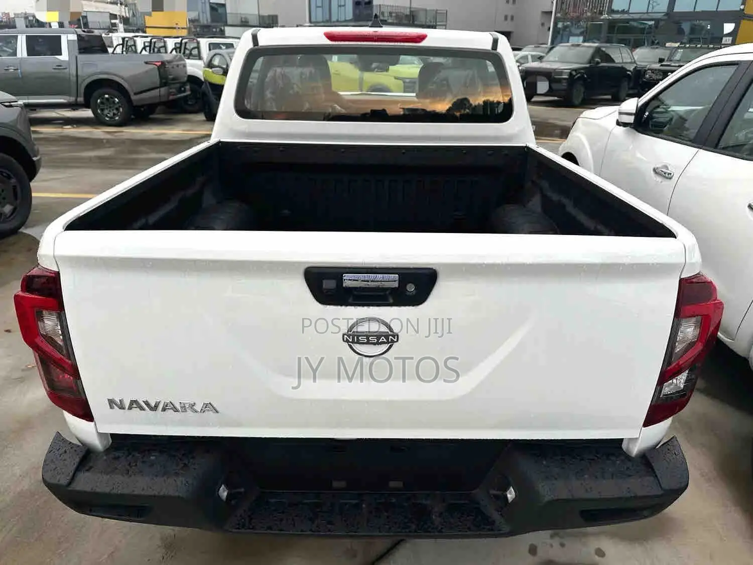 New Nissan Navara 2025 White