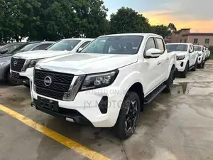 New Nissan Navara 2025 White