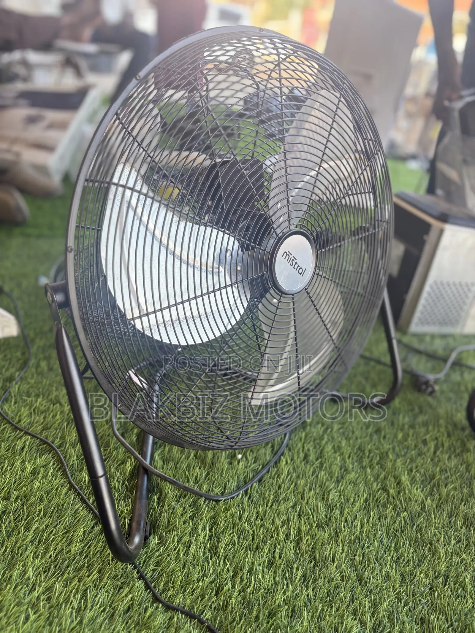 Mistral 50cm (20-Inch) High Velocity Floor