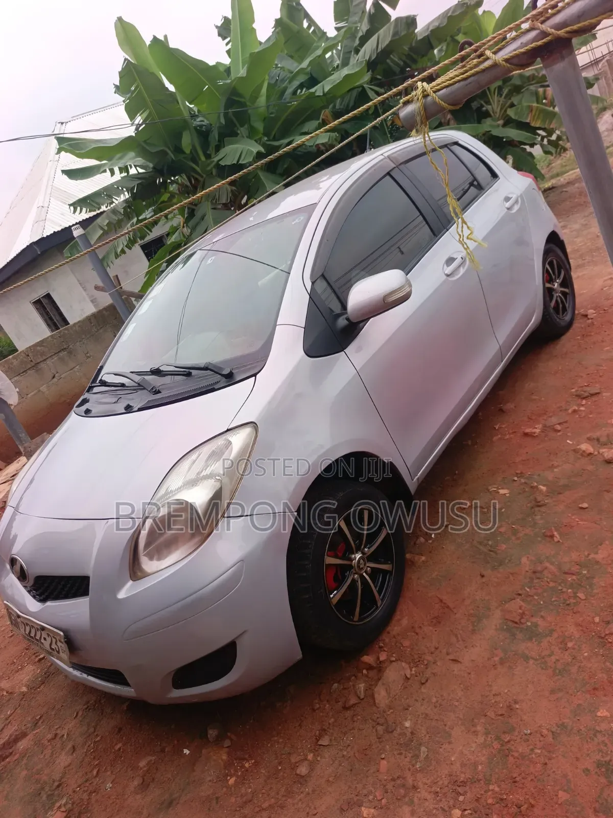 Toyota Vitz 2010 Silver