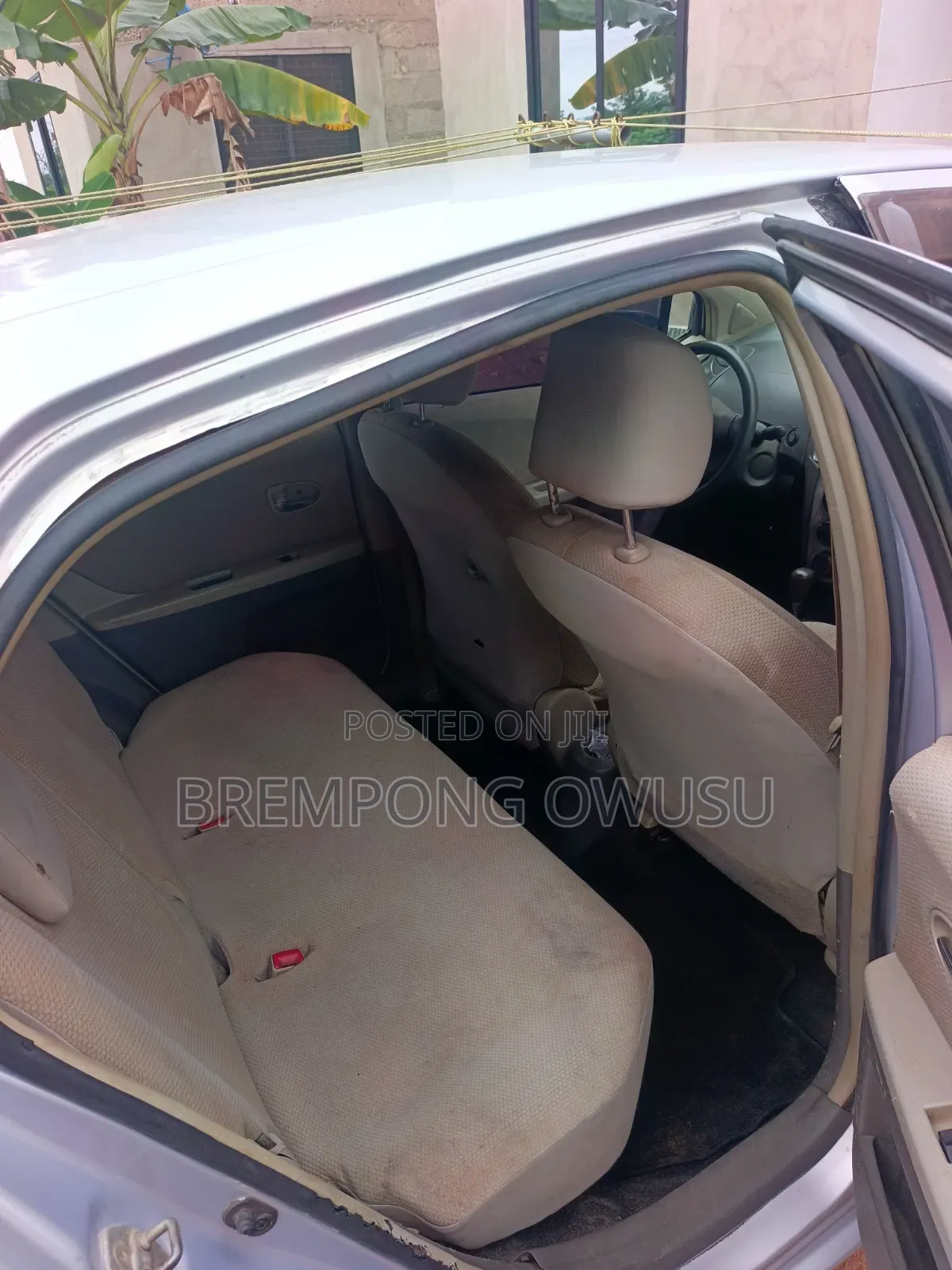 Toyota Vitz 2010 Silver