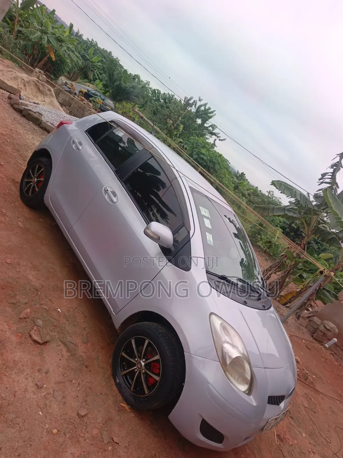 Toyota Vitz 2010 Silver