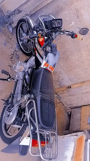 Royal Enfield Meteor 350 2025 Black