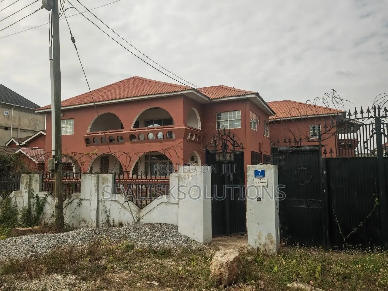 13bdrm House in Weija for sale