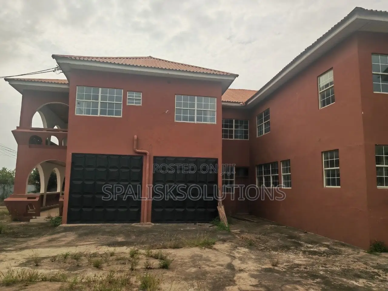 13bdrm House in Weija for sale