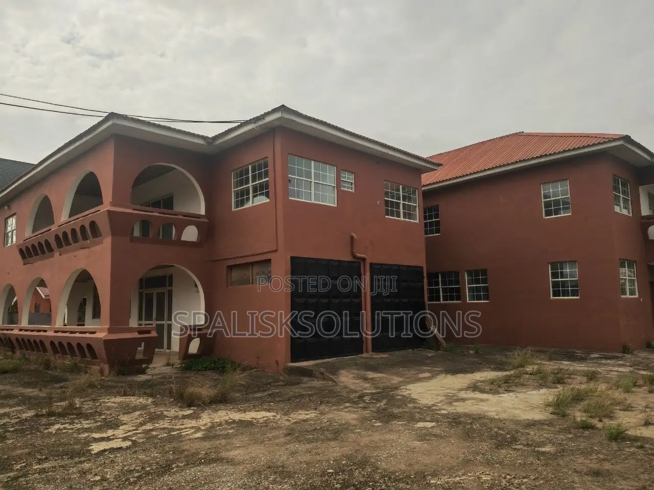 13bdrm House in Weija for sale
