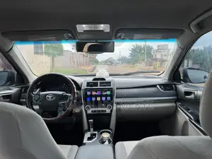 Toyota Camry SE 4dr Sedan (2.5L 4cyl 6A) 2013 Silver