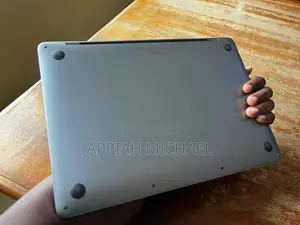 Laptop Apple MacBook Air 2022 M2 8GB Intel Core i5 SSD 256GB
