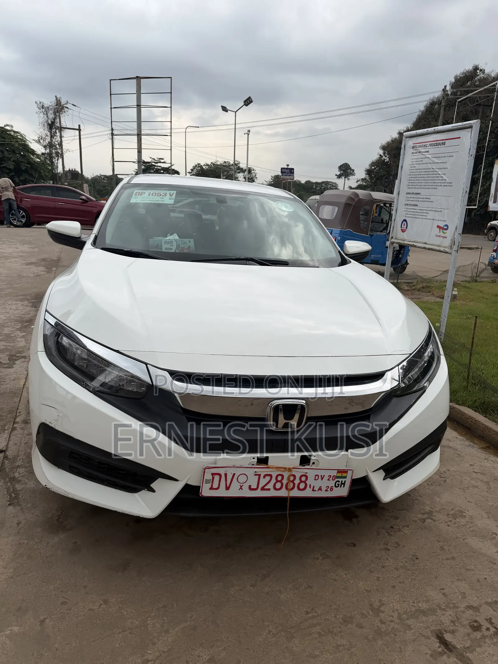 Honda Civic LX 4dr Sedan (2.0L 4cyl) 2016 White