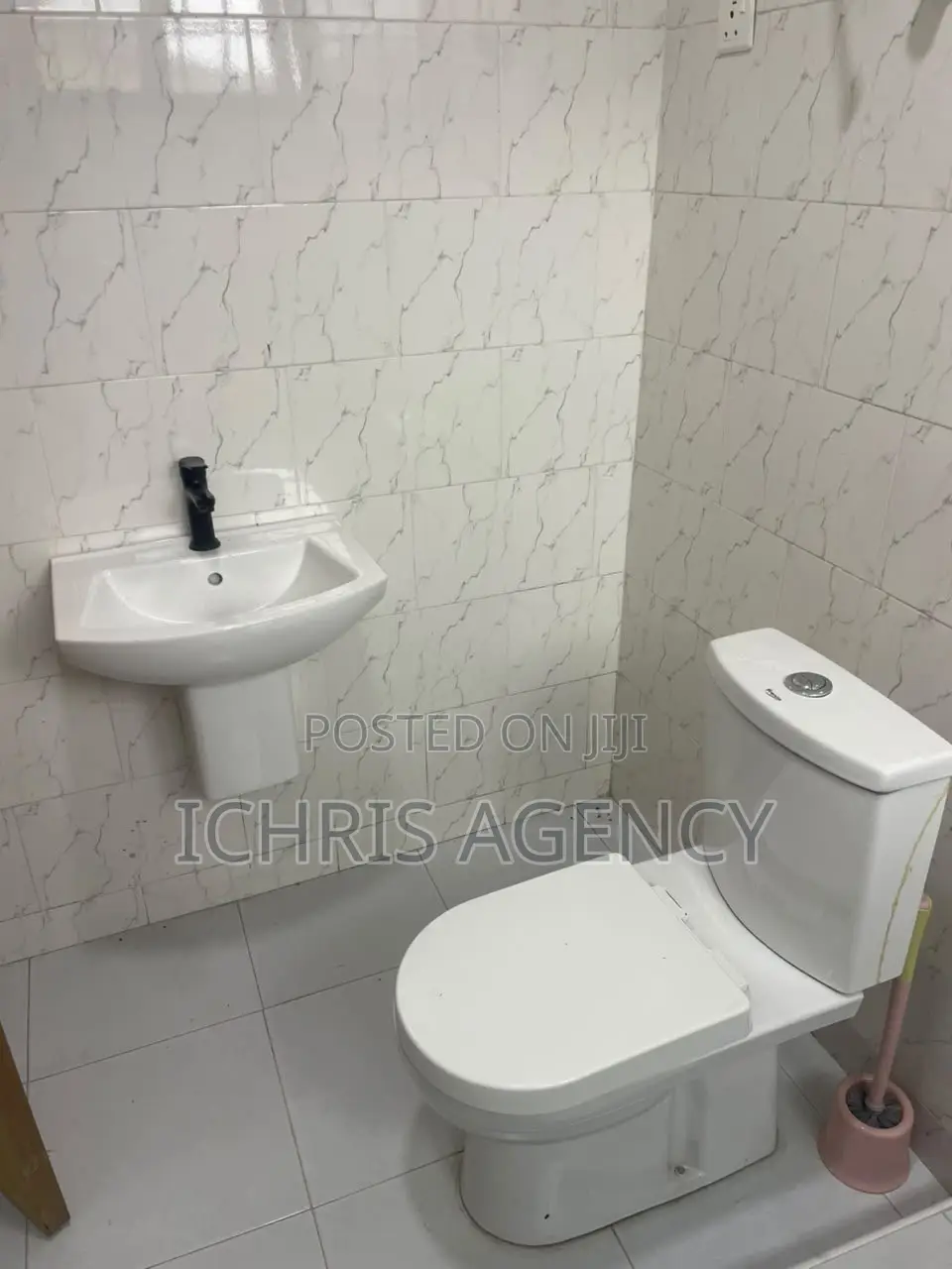 8bdrm Duplex in Ichris Agency, Tetegu for sale