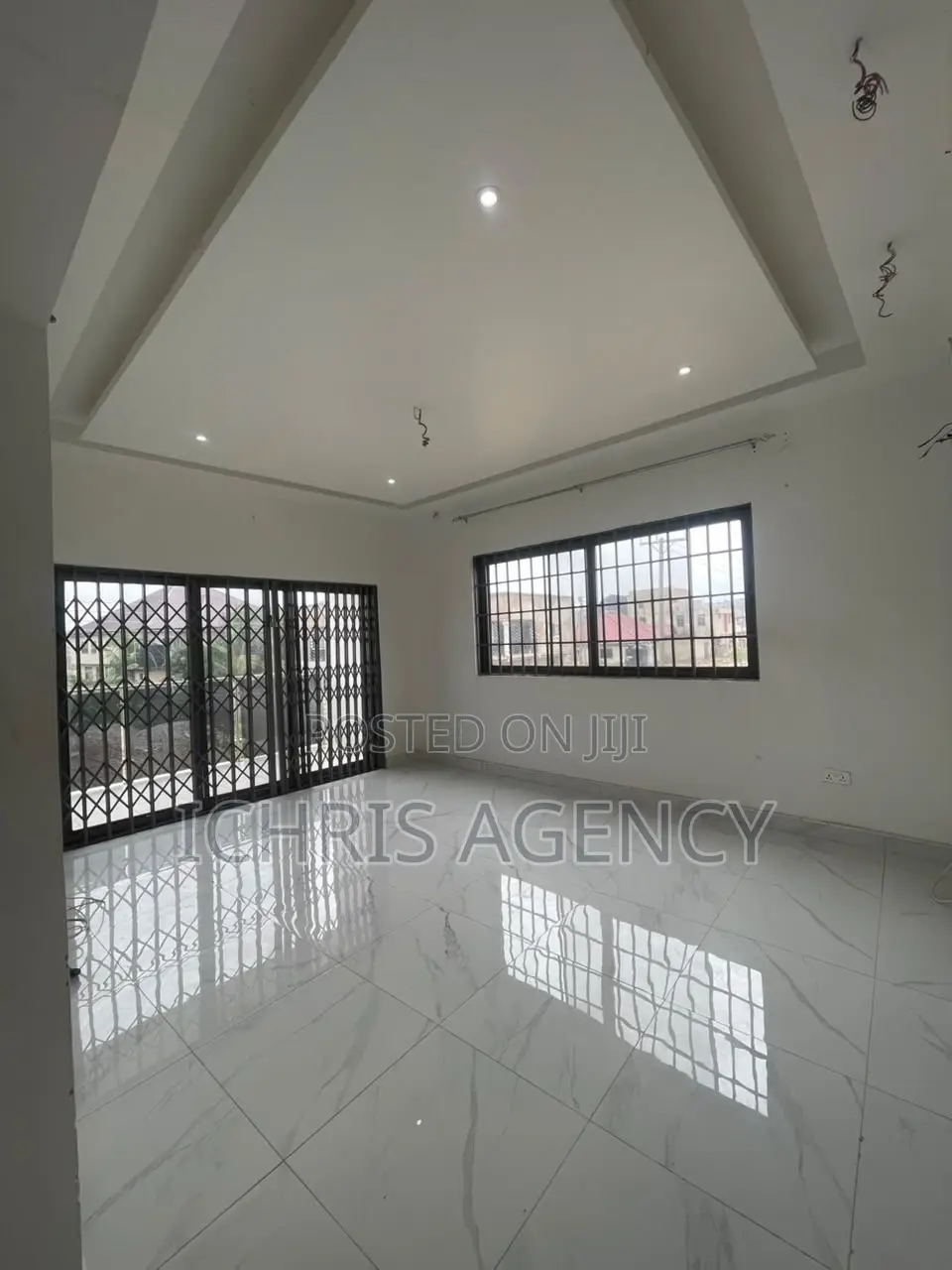 8bdrm Duplex in Ichris Agency, Tetegu for sale