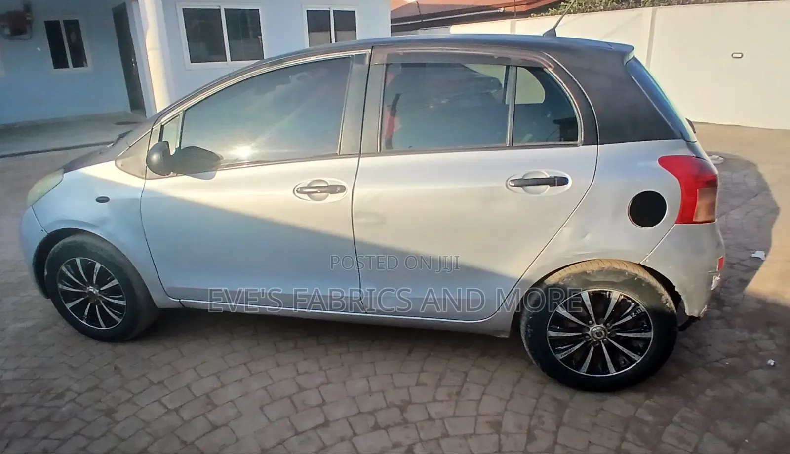Toyota Vitz 2010 Black