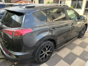 Toyota RAV4 SE AWD (2.5L 4cyl 6A) 2016 Gray
