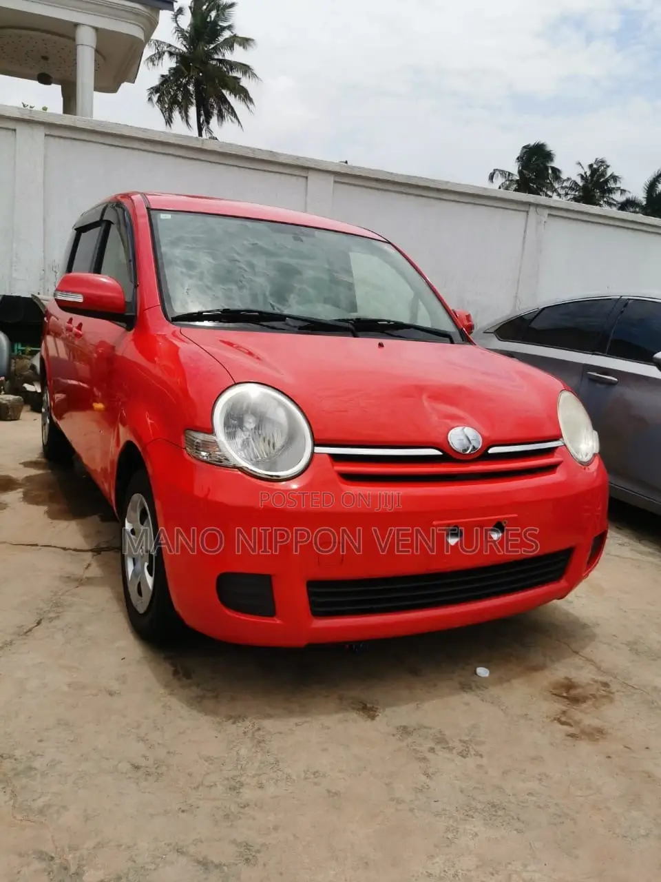 Toyota Sienta 2012 Red