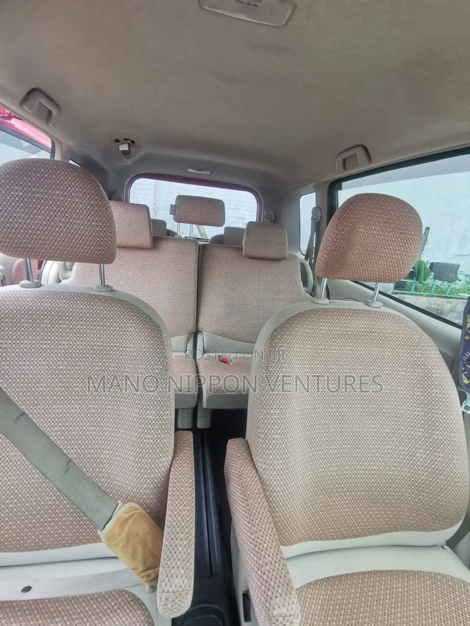Toyota Sienta 2012 Red