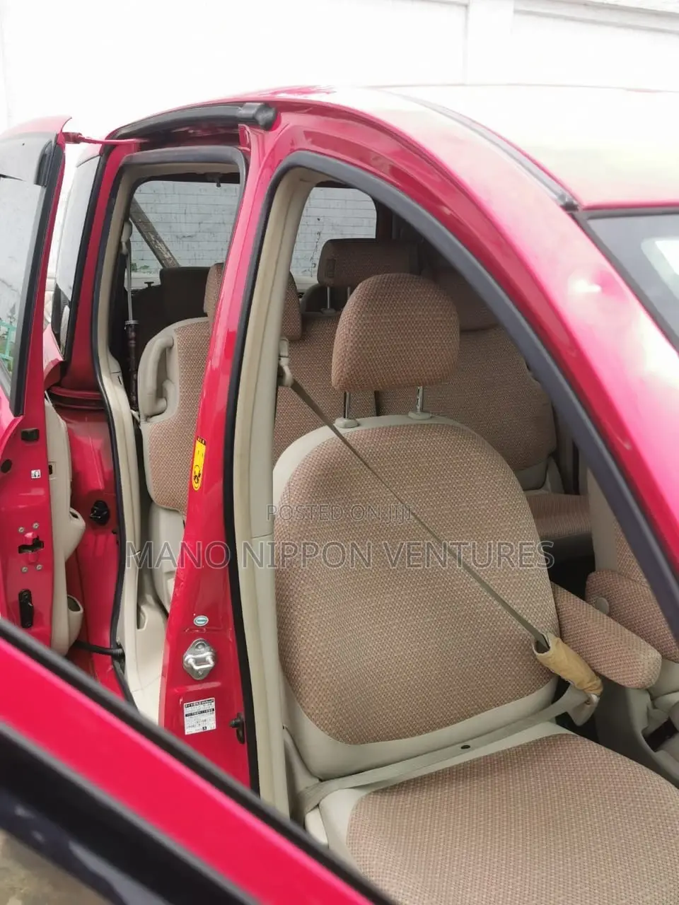 Toyota Sienta 2012 Red