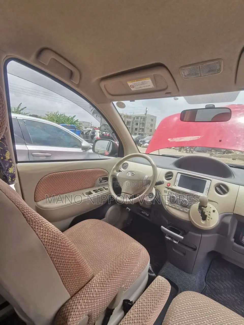 Toyota Sienta 2012 Red
