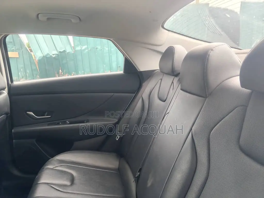 Hyundai Avante 2021 White