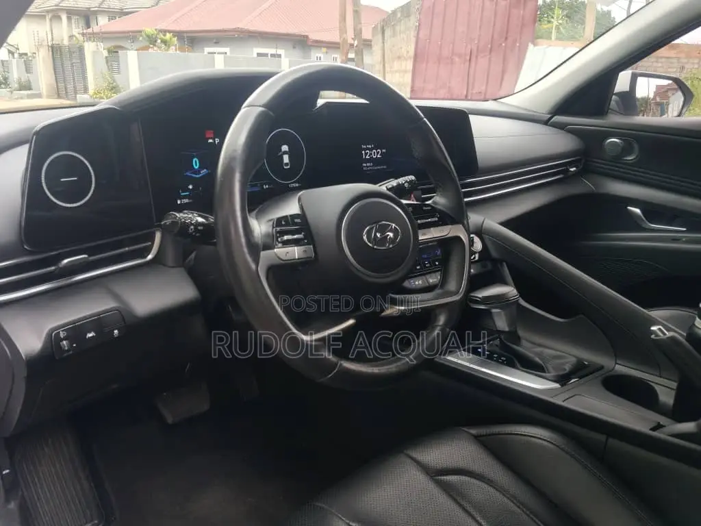 Hyundai Avante 2021 White