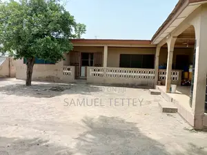 4bdrm House in Ngleshie Amanfro for sale