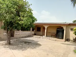 4bdrm House in Ngleshie Amanfro for sale