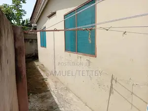 4bdrm House in Ngleshie Amanfro for sale